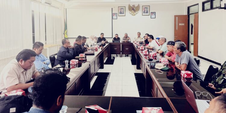 PT Roda Vivatex Mangkir dari Mediasi, Kades Karang Asem Timur Kecewa: “Mereka yang Jadwalkan, Tapi Tak Hadir”