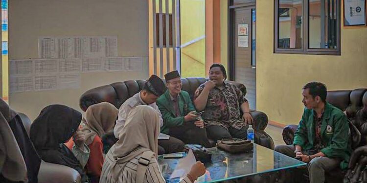 Budaya Tabrak Masuk: Rapuhnya Etika Kepemimpinan di Ruang Kerja Modern