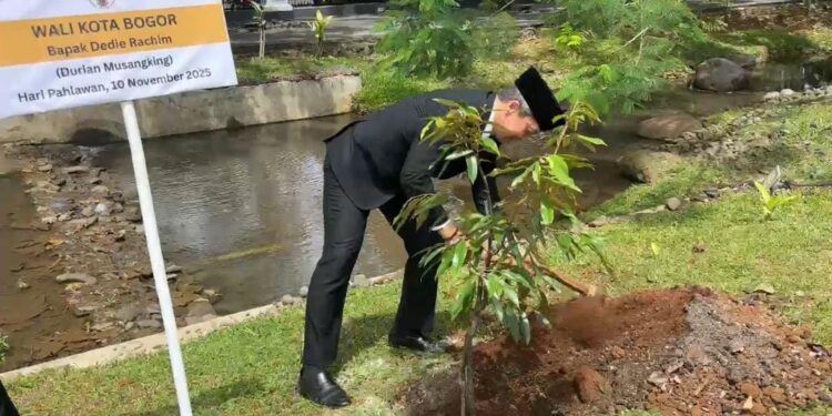Pemkot Bogor Gelar Tabur Bunga, Tanam Pohon: Usul Tokoh Jadi Pahlawan Nasional