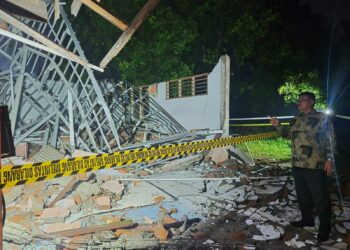 Dewan Amin Sugandi Perihatin Ambruknya Gedung Kelas SMKN 1 Gunung Putri
