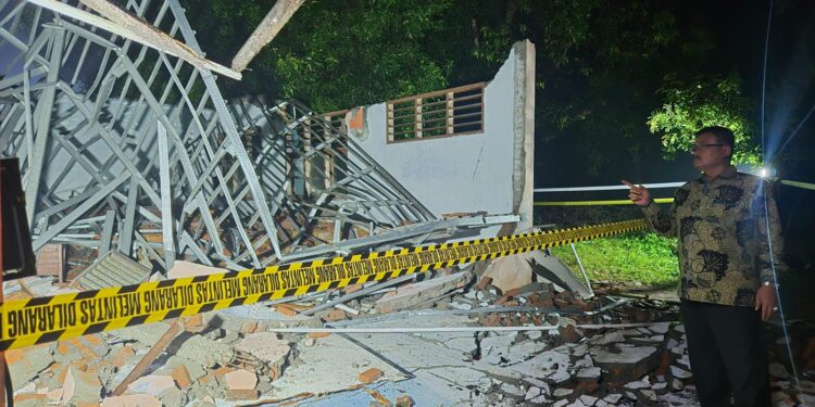 Dewan Amin Sugandi Perihatin Ambruknya Gedung Kelas SMKN 1 Gunung Putri