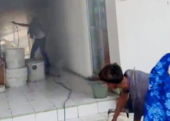 Bikin Panik..!! Diduga Korsleting Listrik Kantor Desa Sukaharja Kebakaran