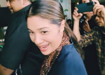 Istri Nadiem Makarim Dampingi Nadiem Makarim di Kejari Jakpus
