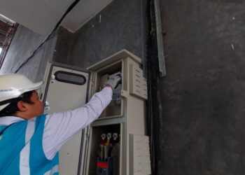 Dukung Ekspansi Produksi, PLN Gunung Putri Tambah Daya Industri Kemasan Plastik Wanaherang 1.040 kVA