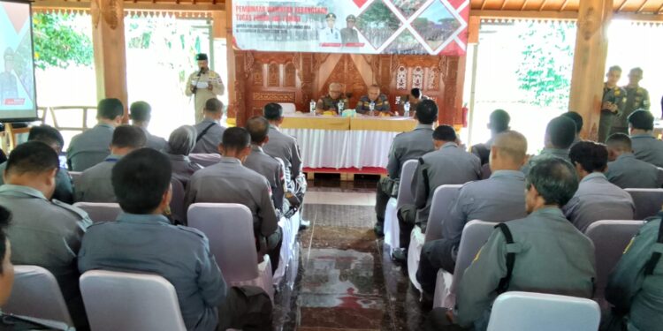 SATLINMAS Desa Se-Kecamatan Cileungsi Diberikan Pembinaan