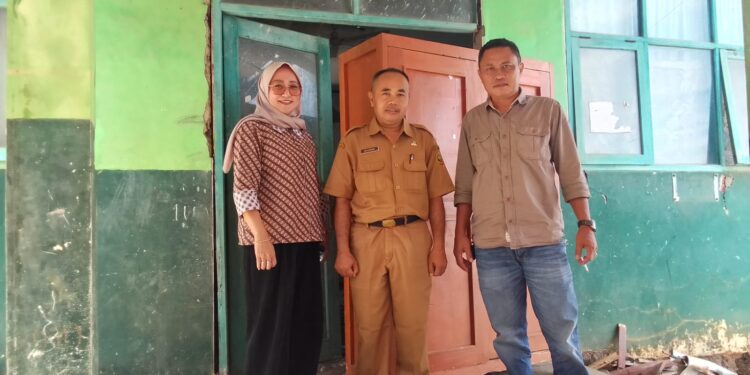Sekdes Selawangi Apresiasi Anggota DPRD Hj. Nunur: Baru Kali Ini Ada Dewan Turun