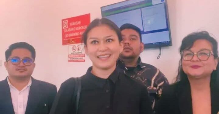 Andrew Trigg Absen, Sidang Cerai Marissa Anita Ditunda
