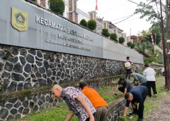 Semangat Kebersamaan Jajaran Kecamatan Babakan Madang di World Cleanup Day 2025