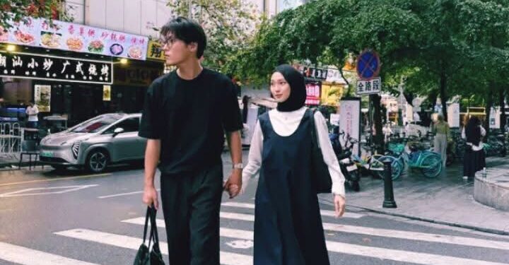 Julia Prastini Minta Maaf di Medsos, Akui Masalah Pribadi Berdampak pada Daehoon dan Anak