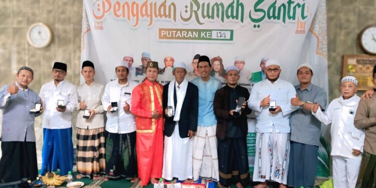 Rumah Santri Gelar Pengajian Rutin, Perkuat Ukhuwah dan Semangat Persatuan Umat