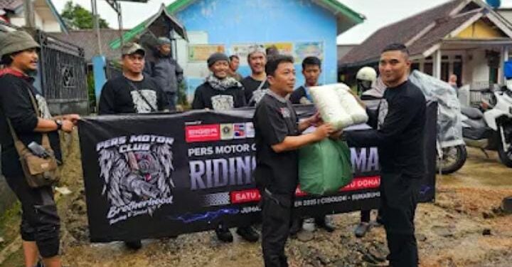 Peduli Kemanusiaan, Komunitas PMC Salurkan Batuan Untuk Warga Sukabumi