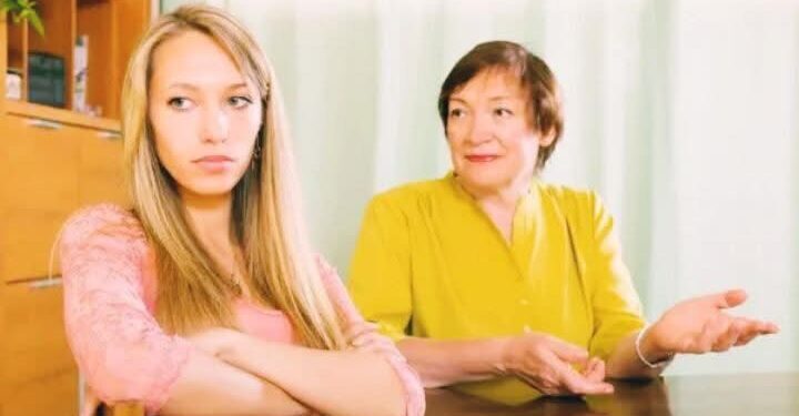 Kenali 5 Tanda Mertua Toxic Perusak Pernikahan dan Cara Mengatasinya