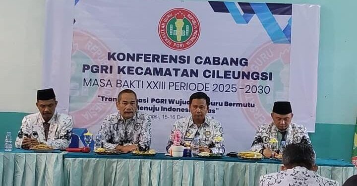 Tintin Nahkodai PGRI Cileungsi, Camat Adi: Semoga Amanah