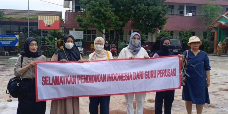 Diduga Diskriminatif, Wali Murid SDN Pajeleran 01 Gelar Unjuk Rasa: Tuntut Wali Kelas Dinonaktifkan