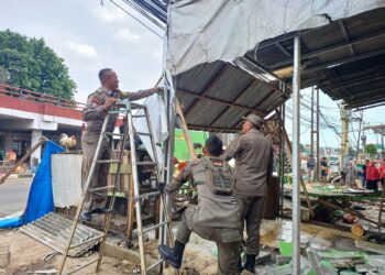 Lapak PKL Flyover Cileungsi Kembali Dibongkar, Camat: Masih Ada yang Nakal!