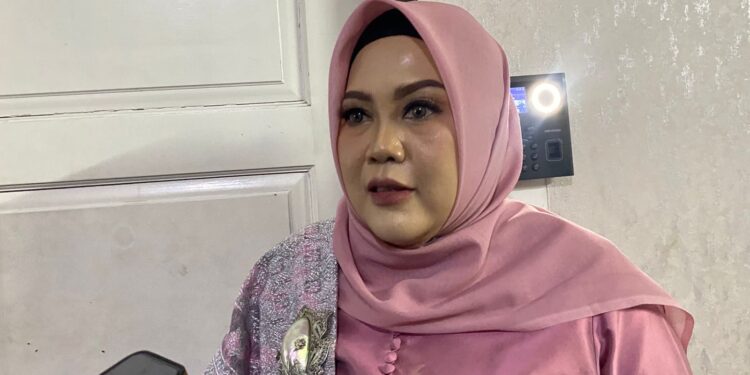 Kepala BKPSDM Kabupaten Bogor, Yunita Mustika Putri menjelaskan kepada wartawan bakal melakukan seleksi terbuka pada dua perangkat daerah baru