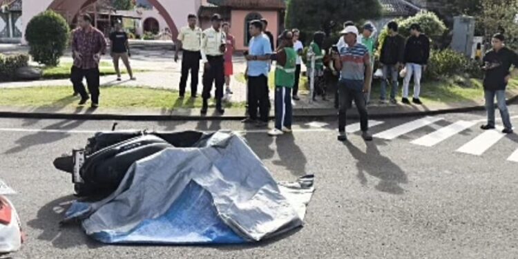 Gagal Nyalip dari Kiri, Seorang Pengendara Motor Tewas Terlindas Truk di Kota Wisata
