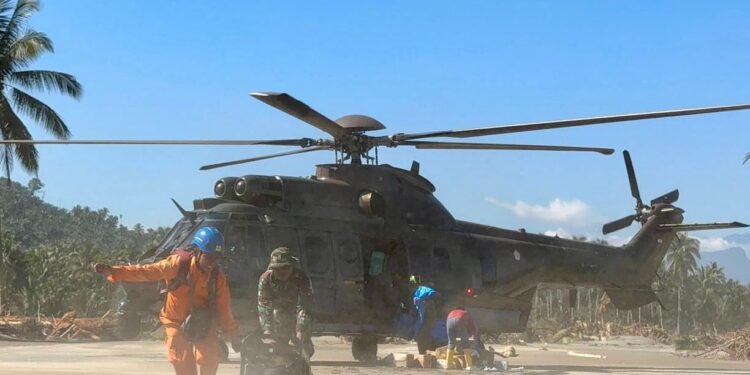 PLN Kebut Pemulihan Aceh dengan Mobilisasi Tower Emergency Via Hercules TNI AU