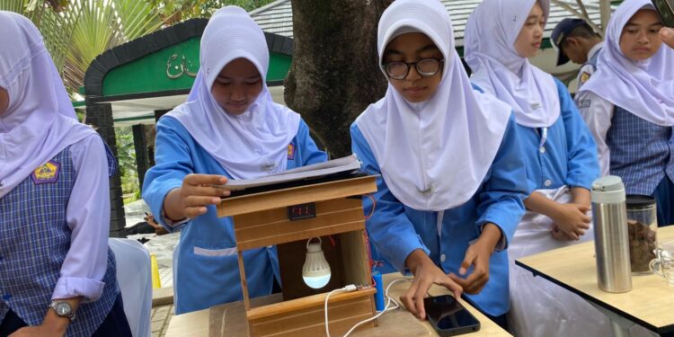 SMPN 1 Sukajaya Pamerkan Tujuh Inovasi pada GID ke-10 di Bappedalitbang