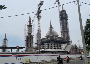 Progres Pembangunan Masjid Raya Nurul Waton Capai 93 Persen, Eko : 23 Desember Selesai