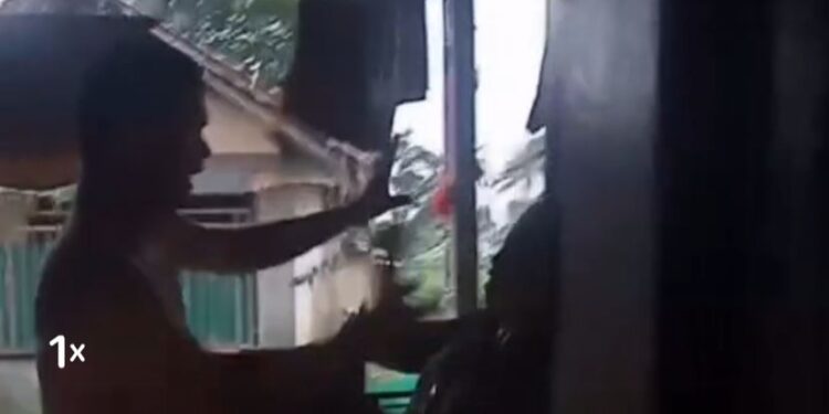 Viral Oknum Linmas Adu Jotos Dengan Anak Tiri, Kades: Kita Mediasi