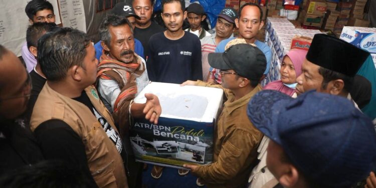 Menteri Nusron Turun Langsung Tengok Korban Banjir Bandang