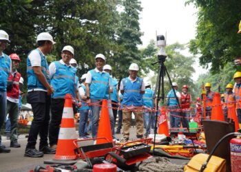 Apel siaga personel PLN UID Jawa Barat dalam rangka mengamankan pasokan listrik libur Natal dan Tahun Baru.