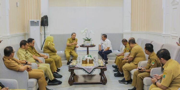 Kunjungan Bupati Karawang diterima langsung oleh Wali Kota Bogor