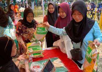 Kepala DKP Kabupaten Bogor Teuku Mulya menjelaskan pencapaian program Gerakan Pangan Murah tahun 2025.
