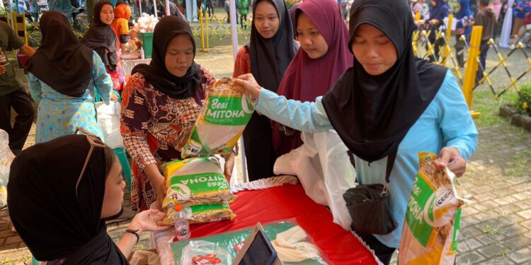 Kepala DKP Kabupaten Bogor Teuku Mulya menjelaskan pencapaian program Gerakan Pangan Murah tahun 2025.