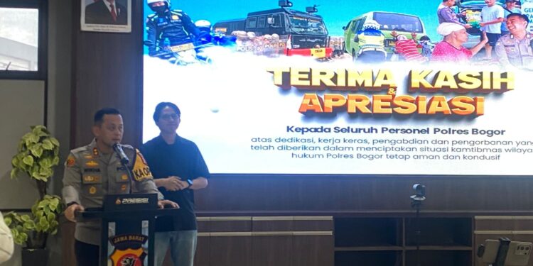 Kapolres Bogor AKBP Wikha Ardilestanto saat memaparkan keberhasilan pengungkapan kasus menonjol sepanjang tahun 2025.