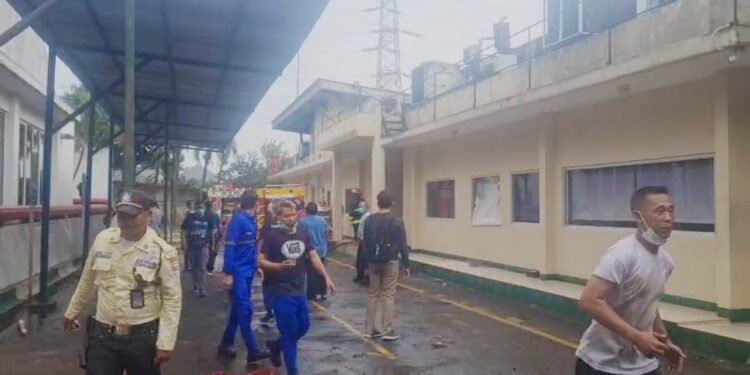 Kebakaran Pabrik Obat Herbal di Gunung Putri, Enam Unit Damkar Diterjunkan