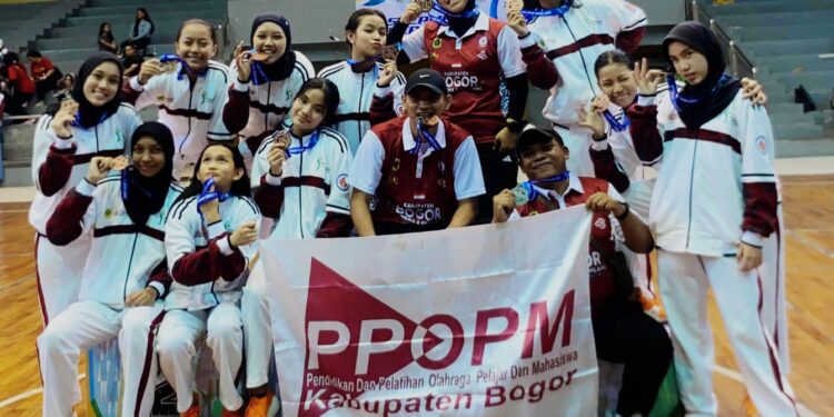 Atlet basket putri PPOPM Kabupaten Bogor saat menjalani sesi latihan intensif jelang POPWILDA 2026