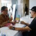 Warga sedang mengurus administrasi pertanahan di loket Kantah Jakarta Utara saat libur Tahun Baru 2026