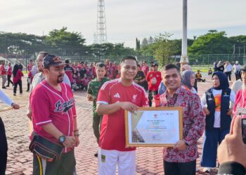 PLN Gunung Putri Raih Penghargaan dari Bapenda Kabupaten Bekasi atas Kontribusi Pendapatan Daerah Tahun 2025