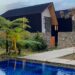 Suasana private pool dan unit villa eksklusif di Lenirra Cijeruk, Kabupaten Bogor