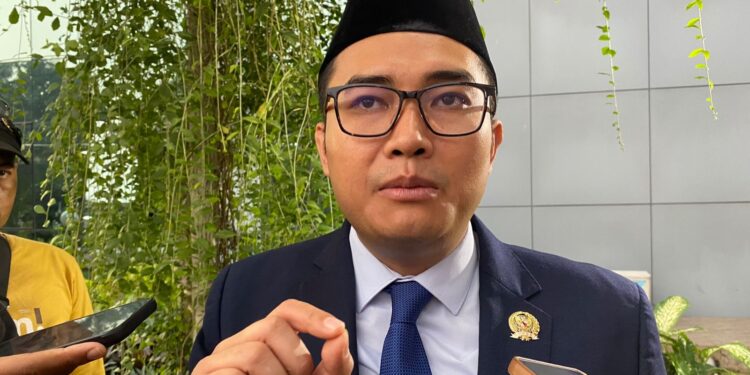 Pisah Sambut Dandim 0621: Pesan Sastra untuk Letkol Rizal