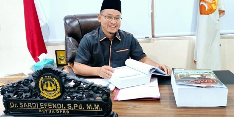 Ketua DPRD Kota Bekasi Sardi Efendi