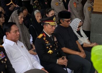 Antar Eyang Meri Hoegeng ke Peristirahatan Terakhir di Tajurhalang, Kapolri: Beliau Penjaga Api Integritas Polri