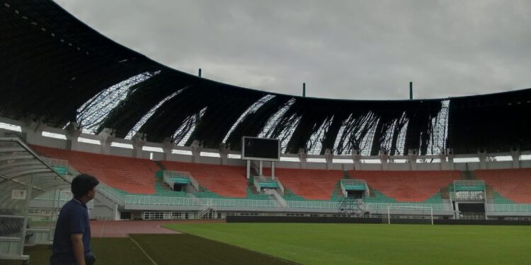 Atap Stadion Pakansari Rusak Diterjang Angin, Perbaikan Telan Ratusan Juta