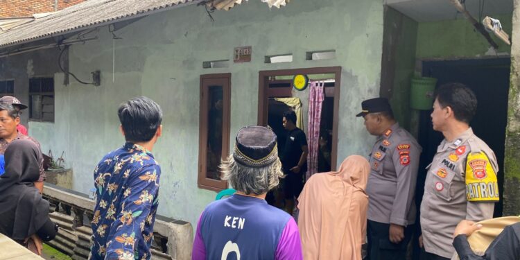Tragedi di Gunung Putri: Seorang Perempuan Ditemukan Tewas Gantung Diri
