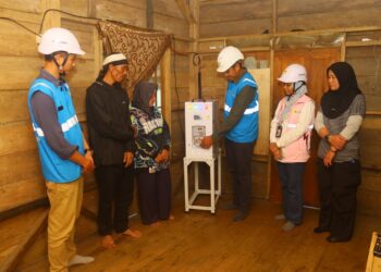 Pertama di Jabar! Warga Kampung Cisadon Akhirnya Terangi Rumah Lewat Supersun PLN Gunung Putri