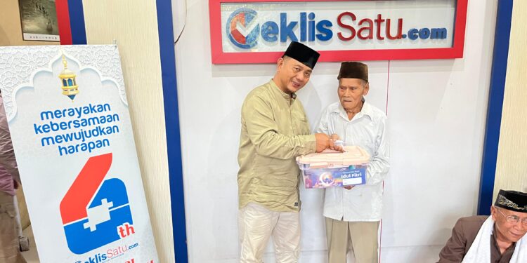‎Genap 6 Tahun, Ceklissatu.com Rayakan HUT dengan Santunan Yatim