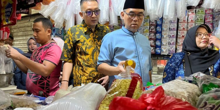 ‎Sidak Pasar Cibinong, Pemkab Bogor Temukan Kenaikan Harga Minyak dan Cabai Jelang Idul Fitri