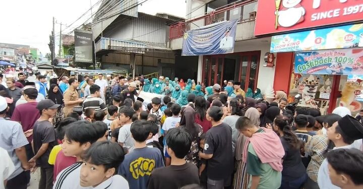 ‎Pemdes dan BUMDes Citaringgul Bagikan 1.000 Paket Takjil‎