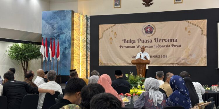 Ketum PWI Pusat Ajak Wartawan Menata Mental dalam Buka Puasa Bersama Pengurus PWI