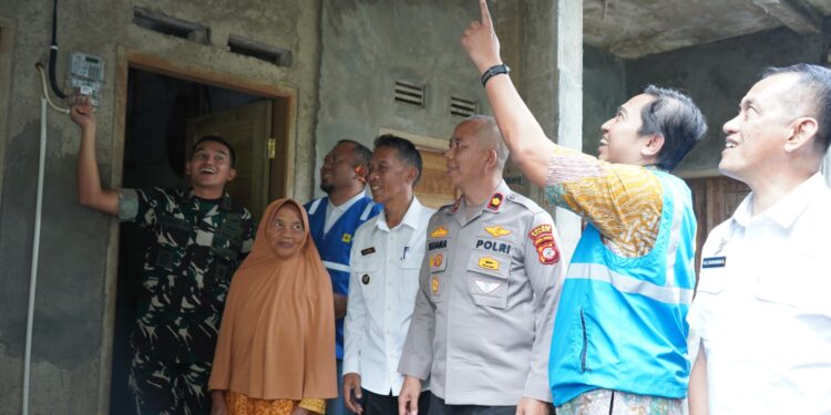 321 Sambungan Listrik Gratis PLN UID Jawa Barat Terangi Ramadan, Wujud Kepedulian untuk Warga dan Rumah Ibadah