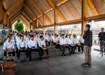 Eiger Adventure Land Buka Rekrutmen Massal, 600 Warga Megamendung Ikuti Seleksi