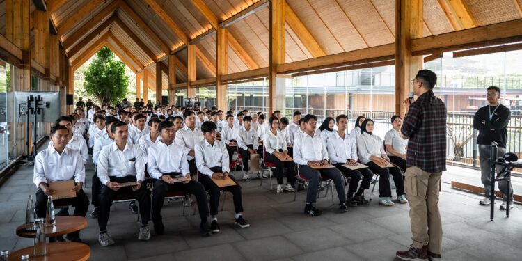 Eiger Adventure Land Buka Rekrutmen Massal, 600 Warga Megamendung Ikuti Seleksi