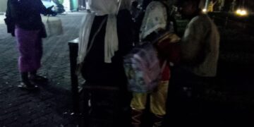 ‎Miris! Anak di Bawah Umur Ngamen Malam di Cileungsi